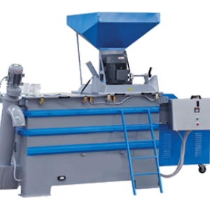 HORIZONTAL FEED CRUSHING AND MIXING MACHINE